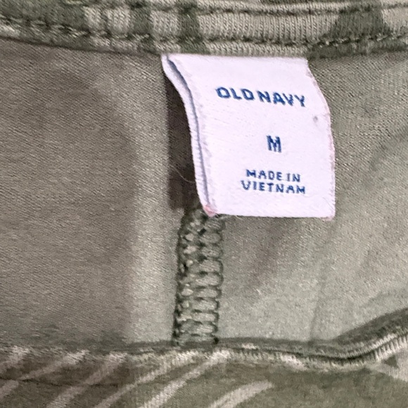 Old Navy Women's dresses size medium - Black, Red Floral, Green Leaf - Picture 3 of 3